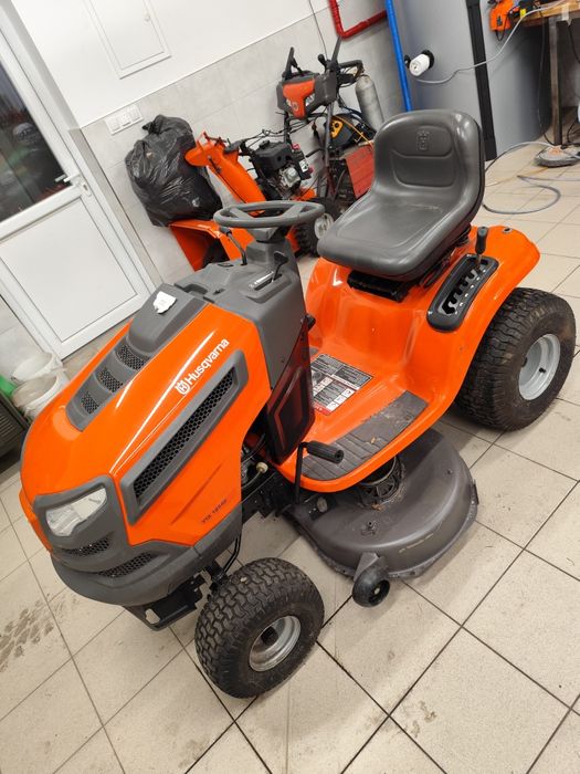 Husqvarna YTA18542 traktorek kosiarka