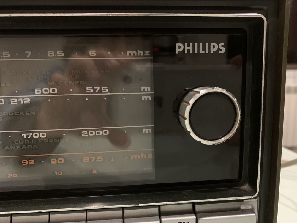 Rádio antigo Philips a funcionar