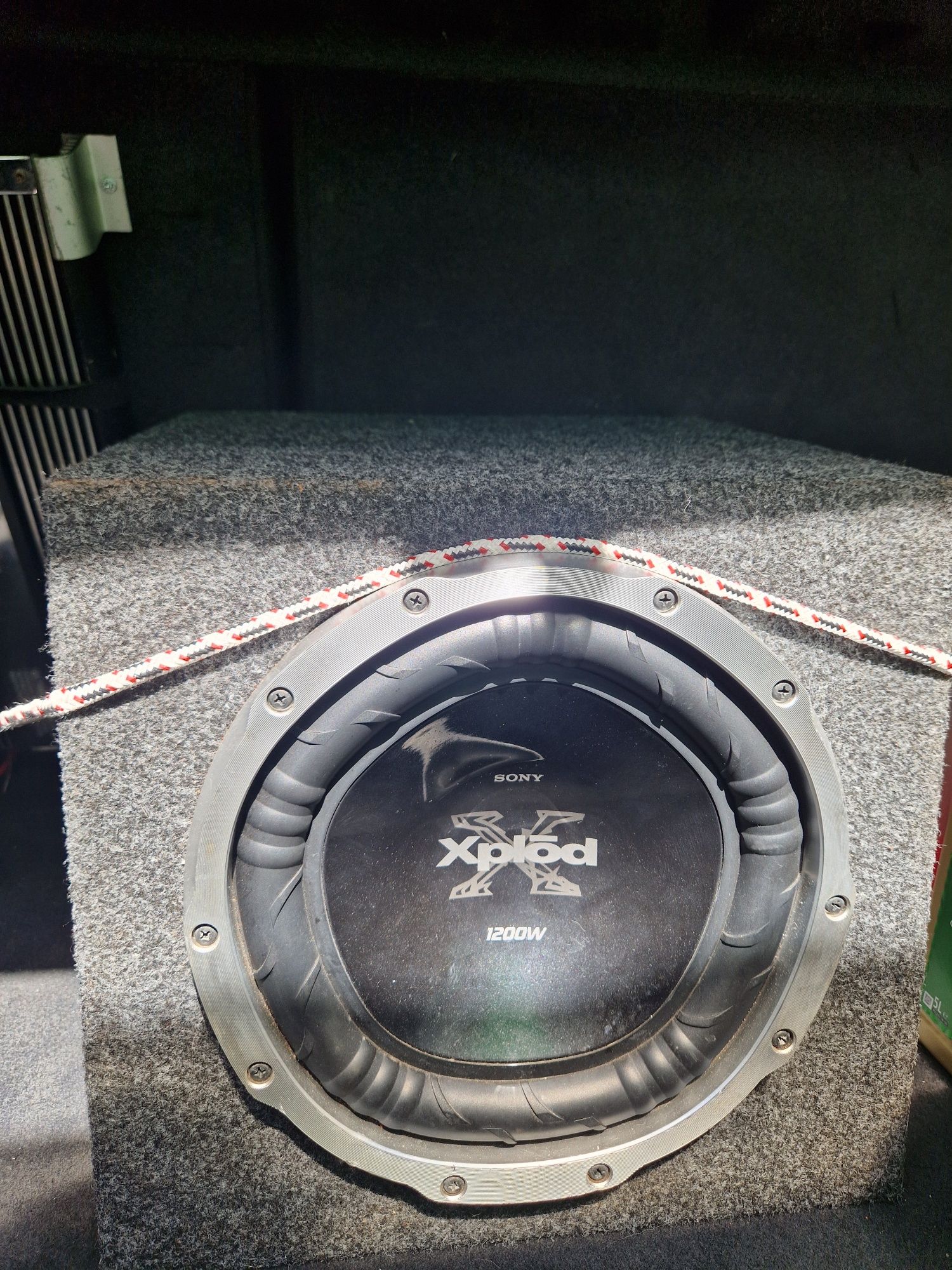 Subwoofer Sony Xplod 1200w + Amp 1200w