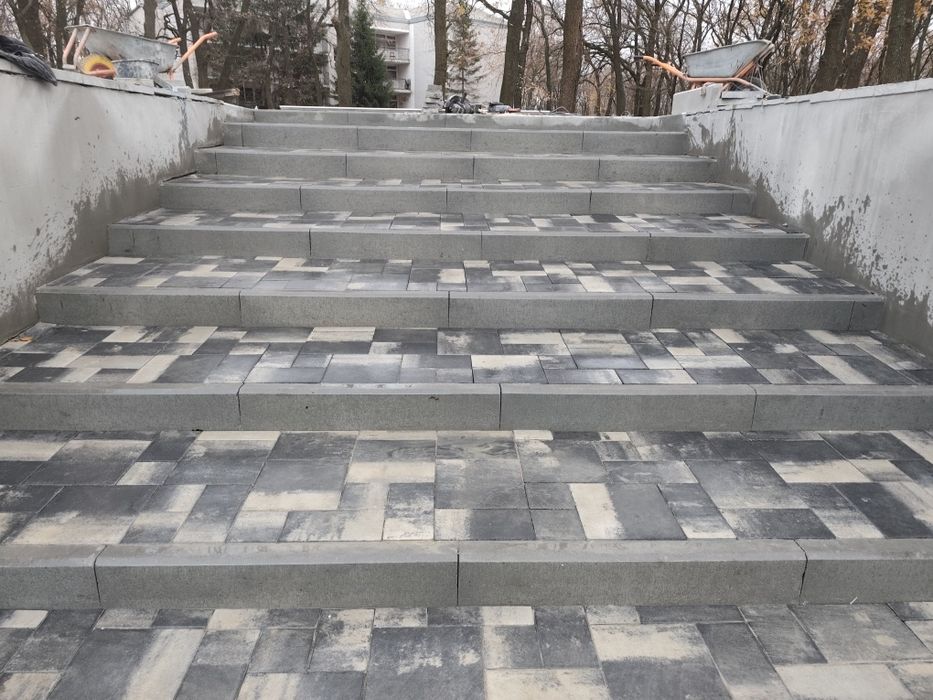 Укладка тротуарной плитки.брусчатки ! Быстро, качественно, не дорого!