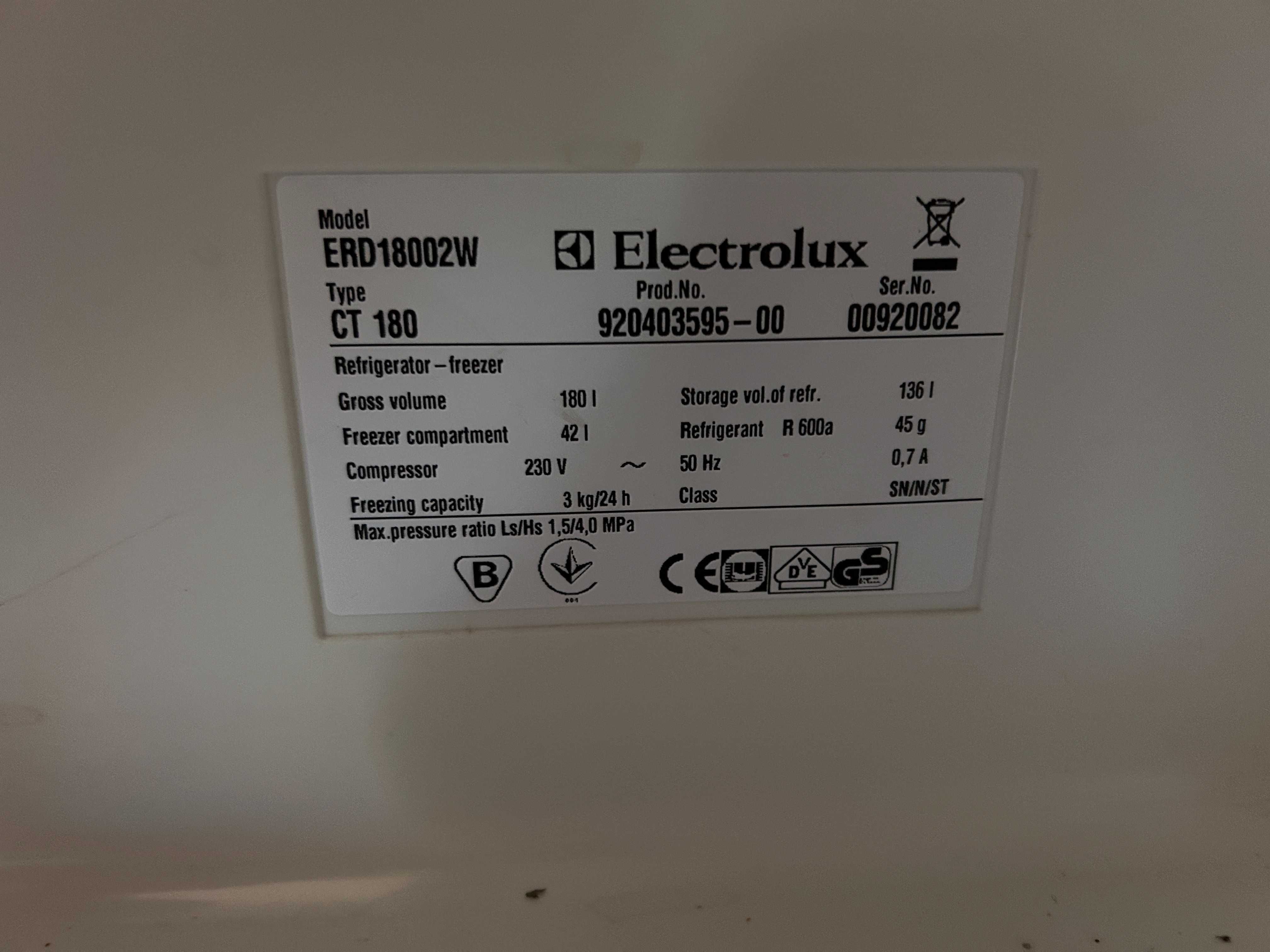 Lodówka Electrolux ERD18002W pojemność 180L lodówko zamrażarka