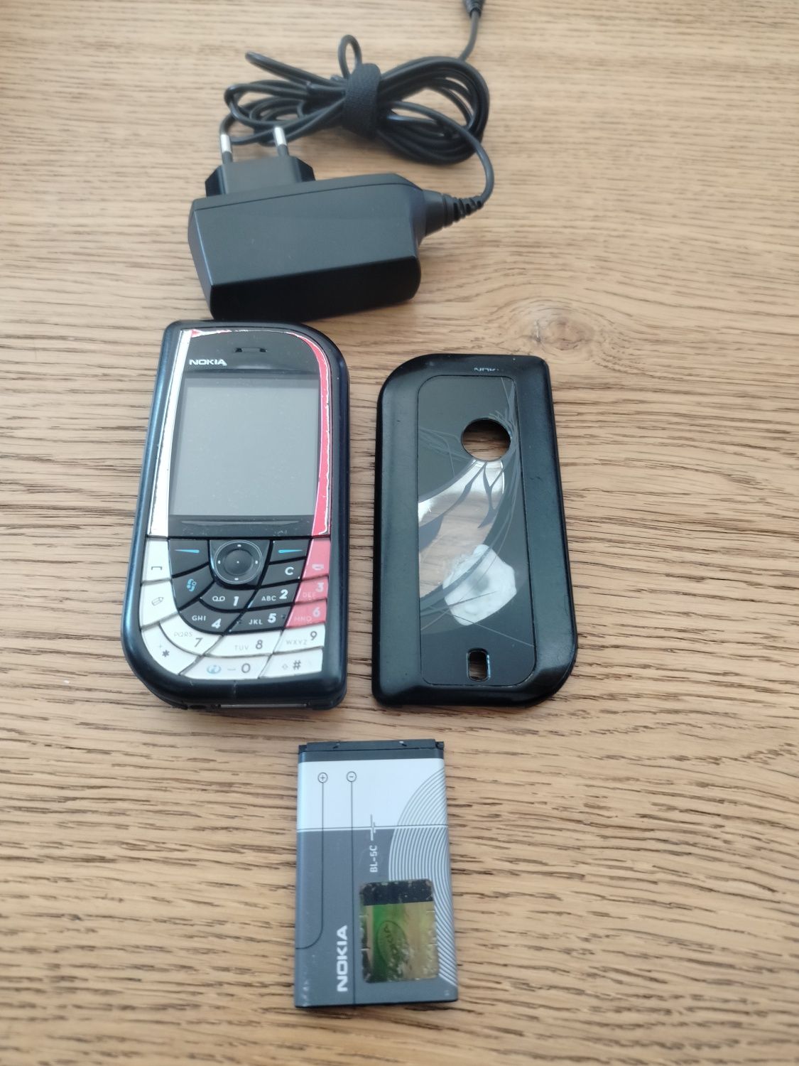 Telefon Nokia 7610+ładowarka