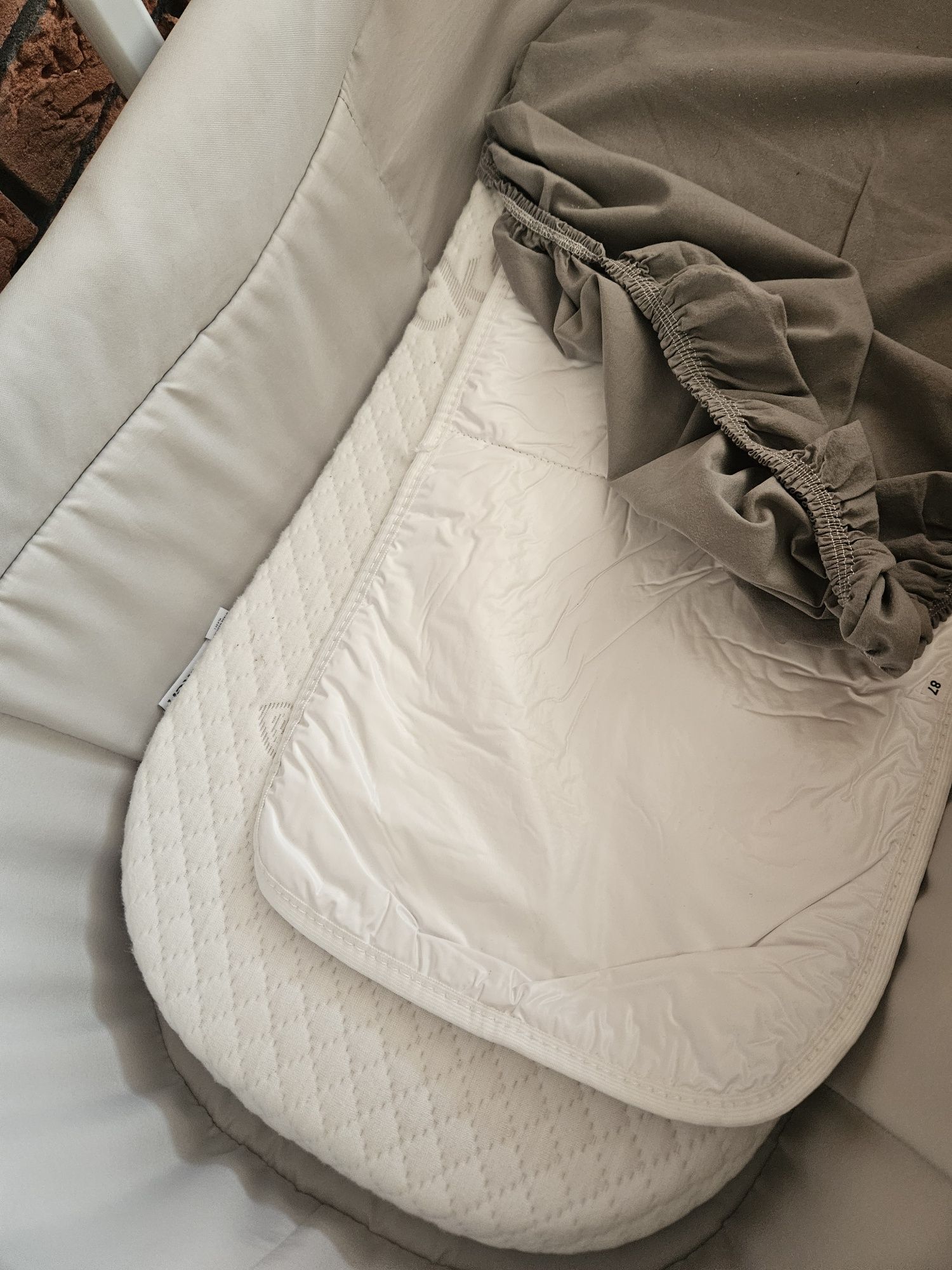 CHICCO BABY HUG 4w1 Łóżeczko, leżaczek, krzesełko