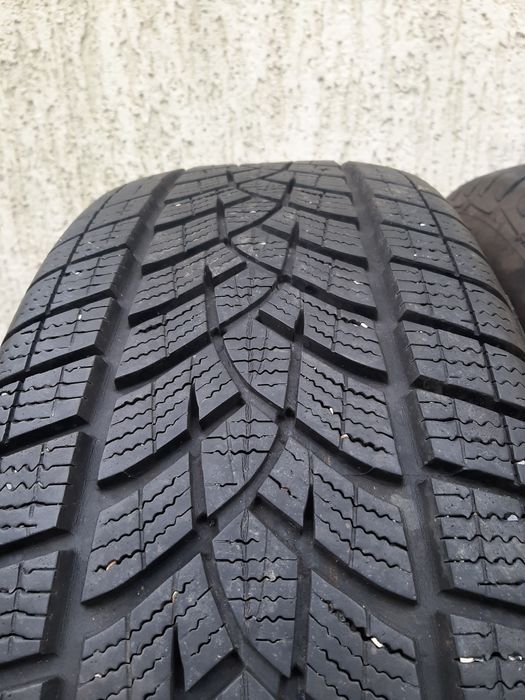 2x Opony zimowe 215/60R17 GoodYear UltraGrip Suv 7mm