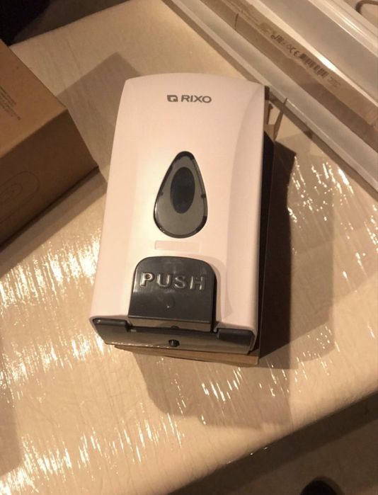 Дозатор для мила / антисептика