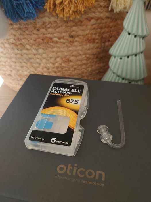 вушна вкладка до слухового прарата і батерейки