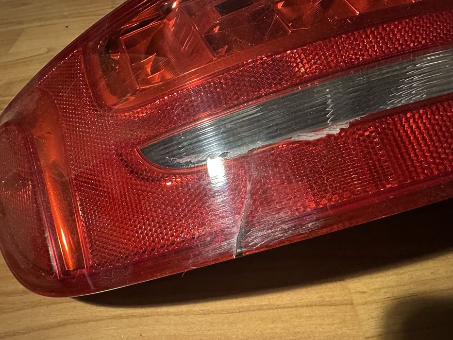 Lampa led tył lewa audi a4b8