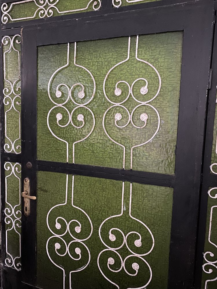 Drzwi wraz z rama ozdobne zielone szkło