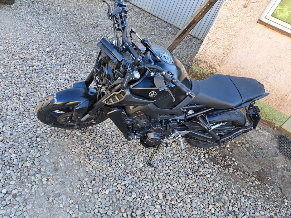 Rama yamaha mt-09  2018 włochy plus części