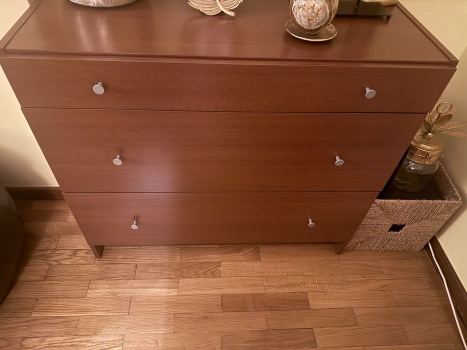 Cómoda com 3 gavetas