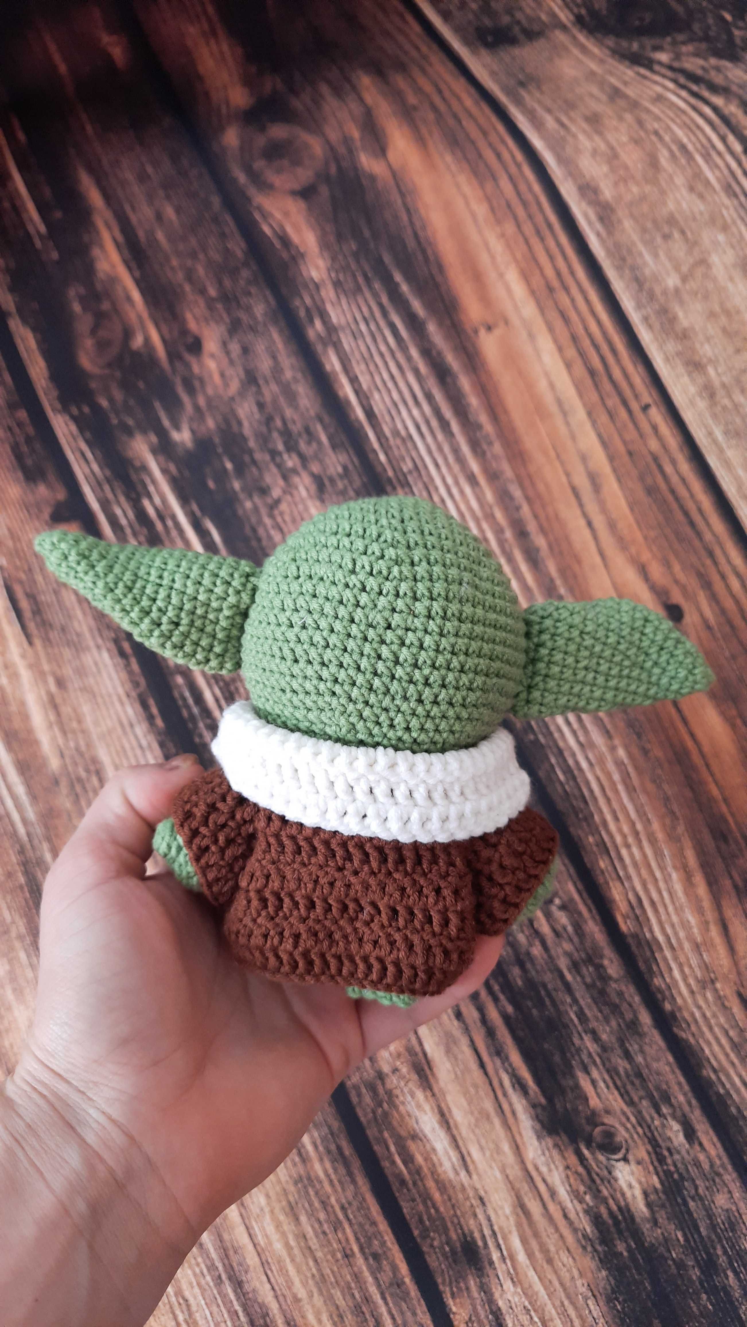 Mały Yoda Amigurumi