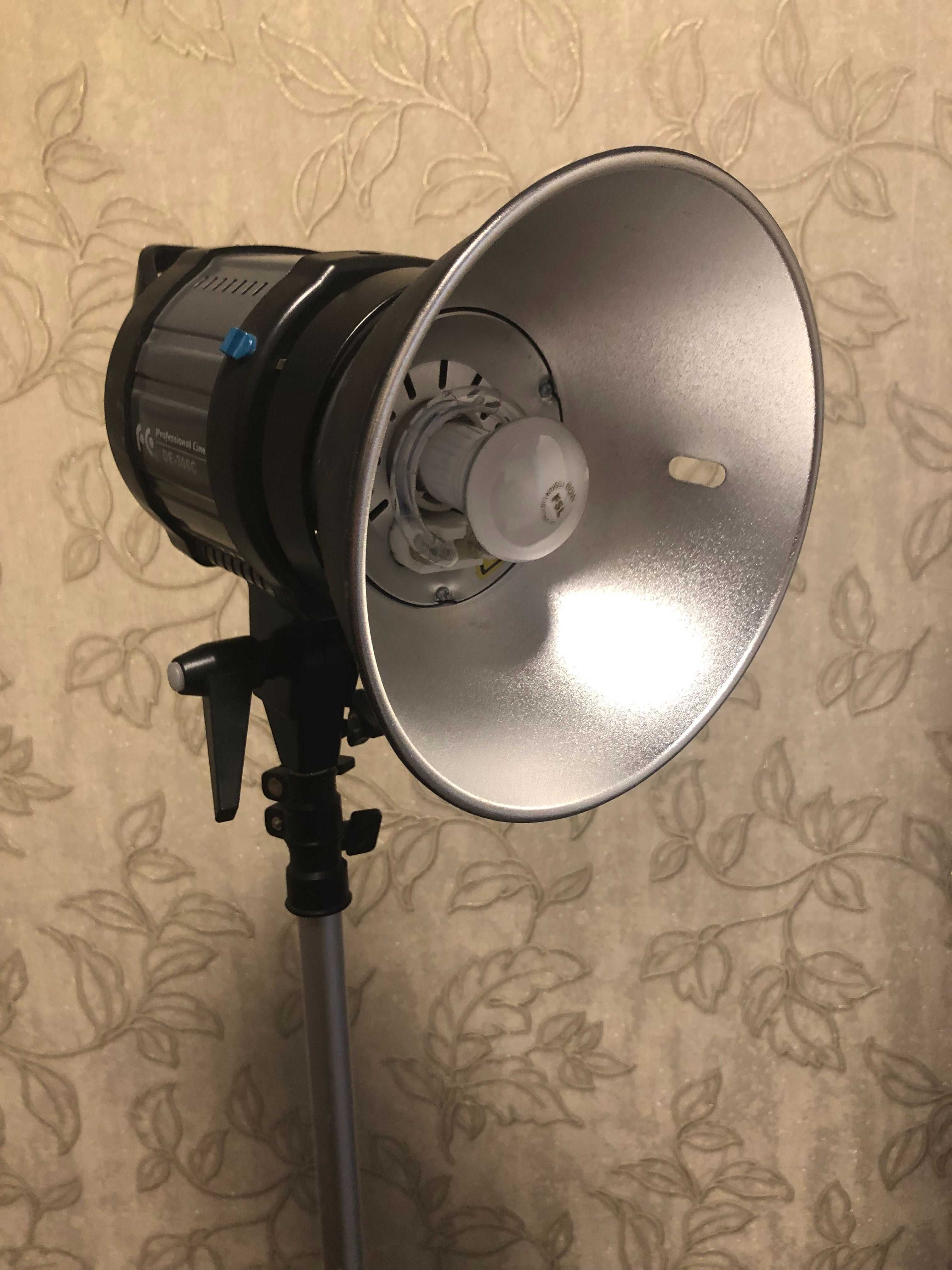 Комплект вспышек FalconEyes DE-300C для профессиональной фотосъемки