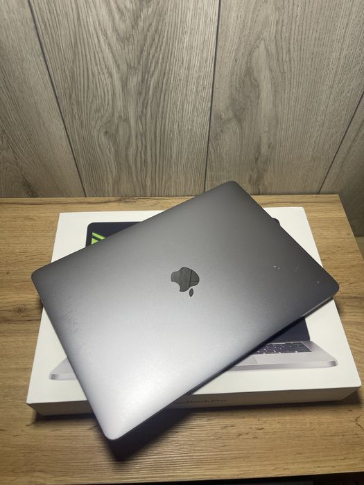 Apple MacBook Pro 13” M1 (2020) – 8GB / 256GB – Space Gray