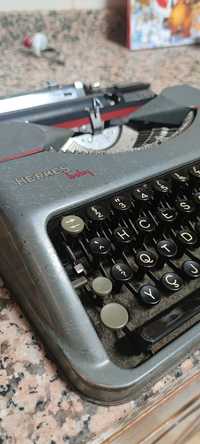 Máquina de escrever Hermes baby anos 60