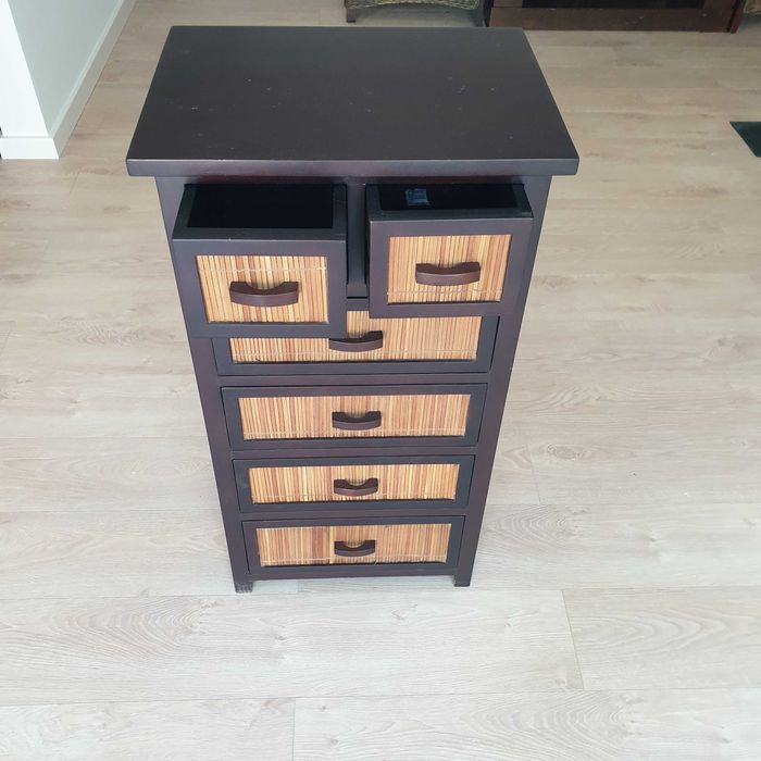 Vendo camiseiro como novo