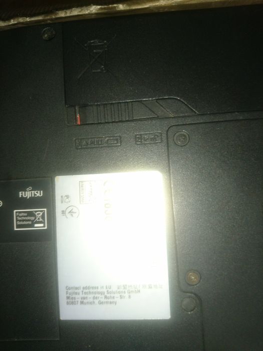 Ноутбук "Fujtsu AH512" на запчастини,відновлення або розбір робочий.
