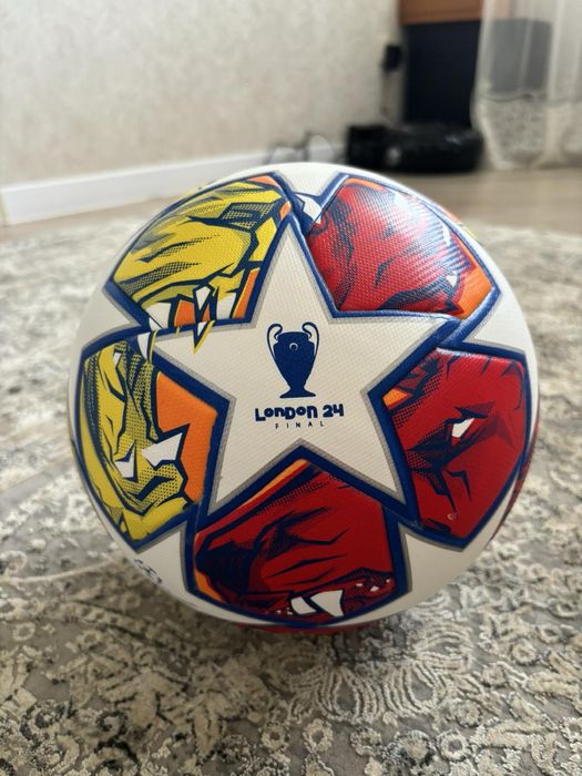 Мяч футбольный 5  фінал Лондон 2024 розмір 5 термошов