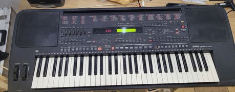 Keyboard yamaha PSR-5700