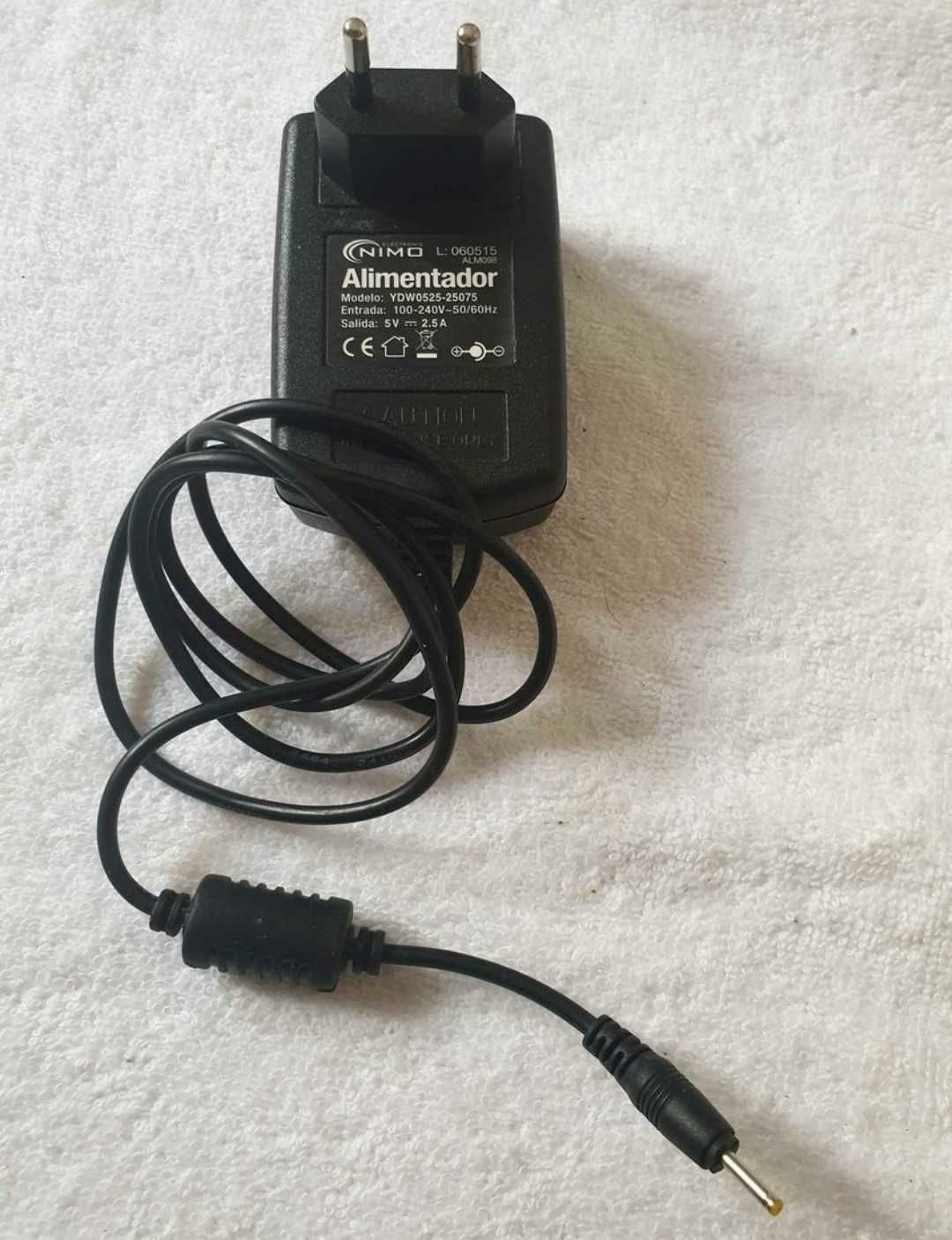 Carregador Nimo 5 Volts para alguns Tablets marca Branca