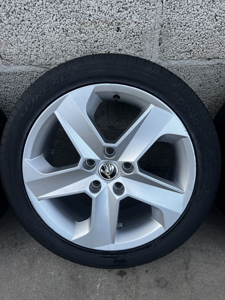 Koła Felgi R17 5x112 Skoda Octavia VRS Superb Letnie 225/45/17