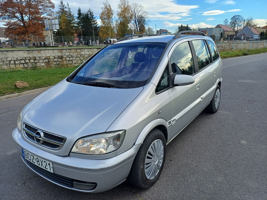 Ładny Opel Zafira 2005r 7 foteli  super stan