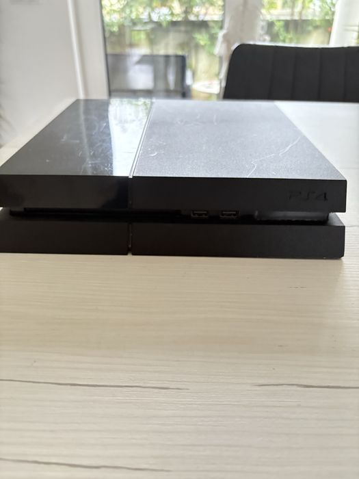 PlayStation 4 preta