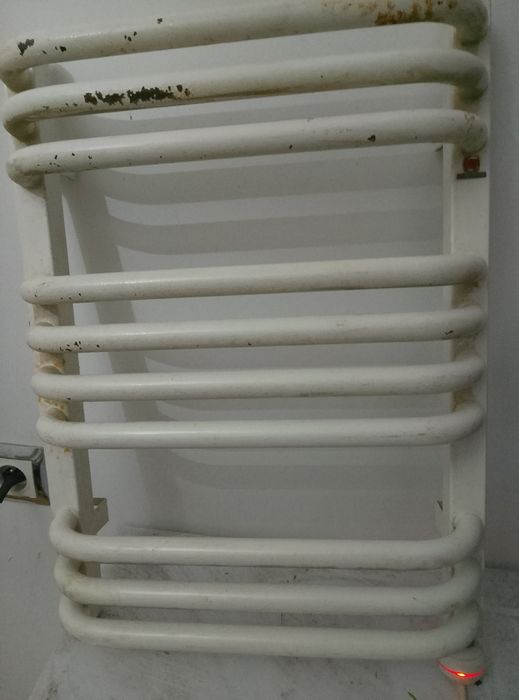 Grzejniczek elektryczny łazienkowy grzejnik grzałka elektryczna