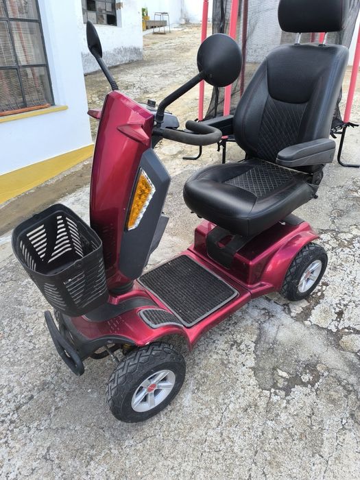 Scooter STANNAH MAX com bateria nova e em excelente estado.