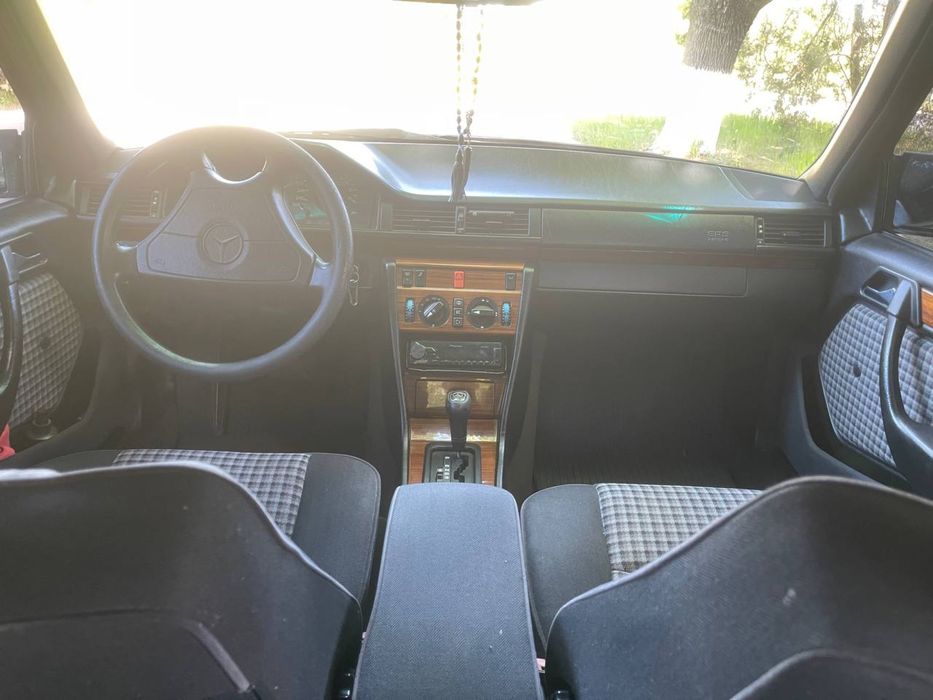 Mercedes benz 124 E320