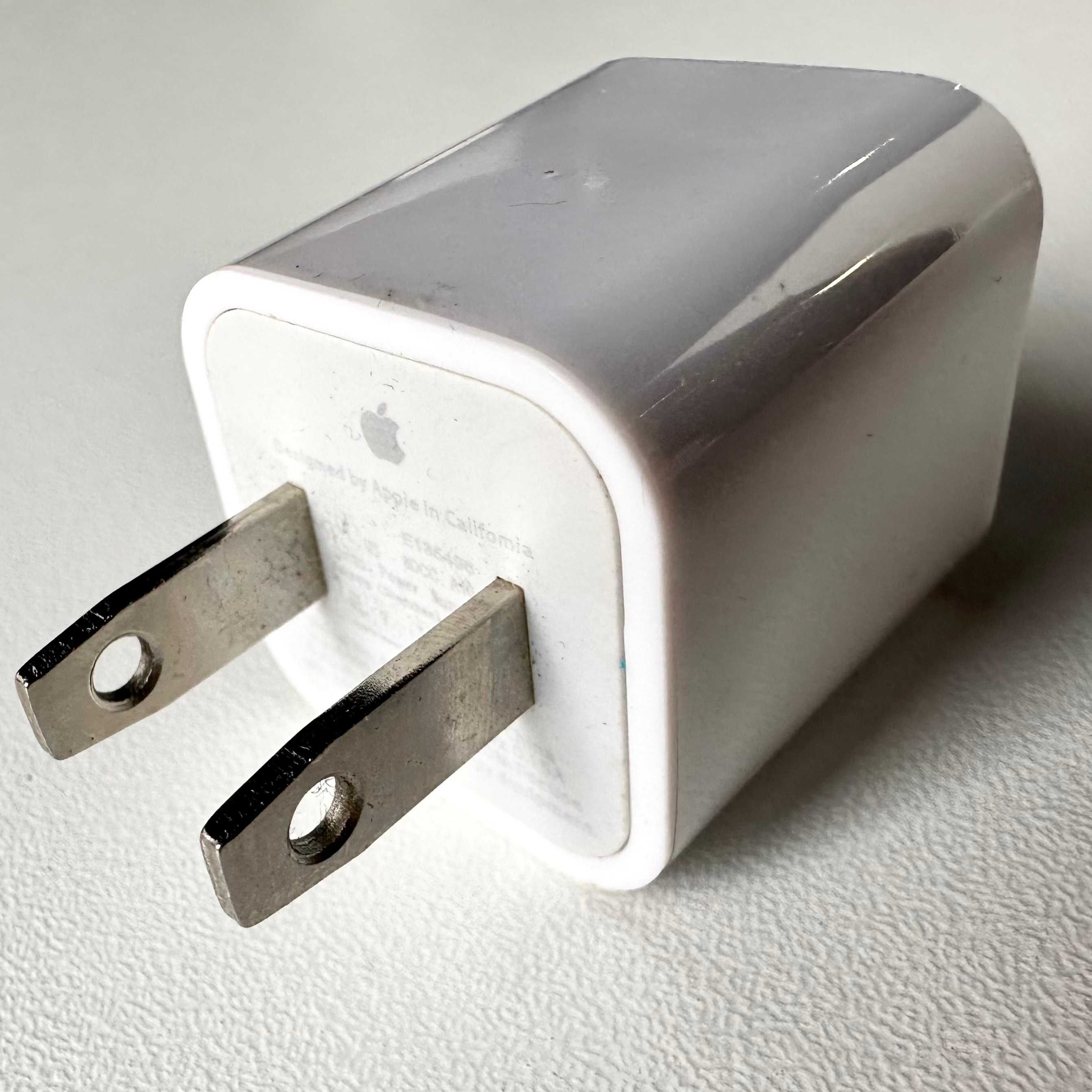 Блок зарядки  Apple USB Power Adapter, вилка US (1 A)