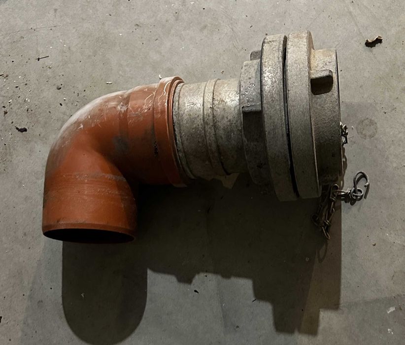 Szybkozłącze przyłącze do szamba Ø110 z kolanem PP 90˚