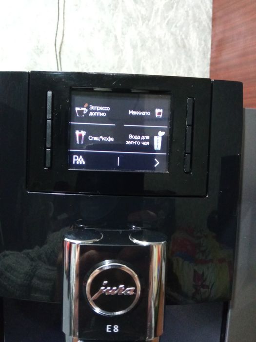 Продам кавомашину Jura E8