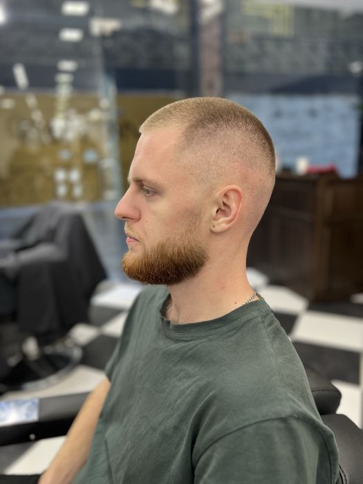 Безкоштовно шукаю модель бажано з бородою на стрижку