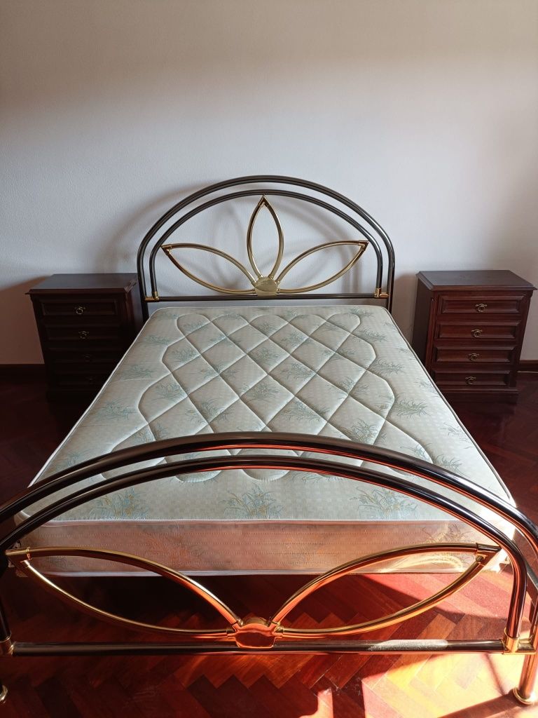 Cama de Casal com colchão