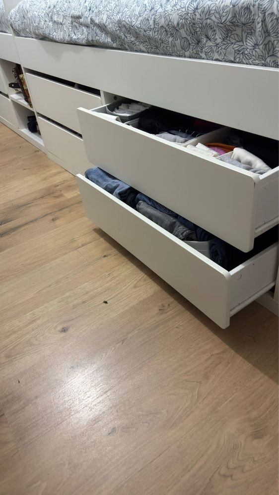 Cama Ikea solteiro c/arrumação