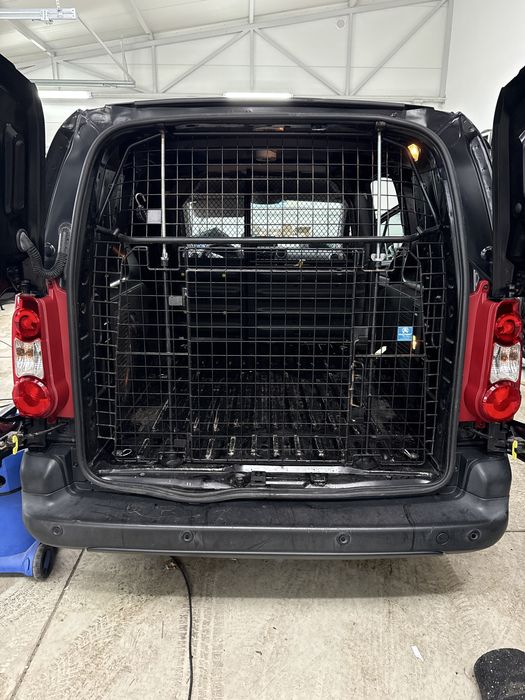 Klatka box do samochodu berlingo Partner teppe inne