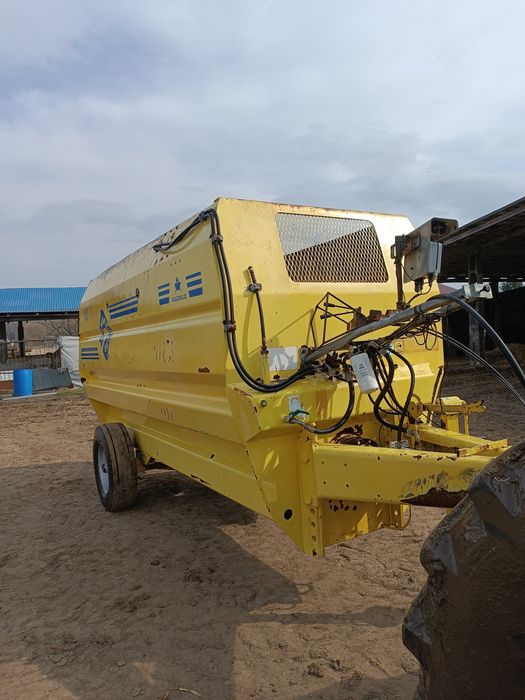 Wóz paszowy paszowóz sgariboldi 10m