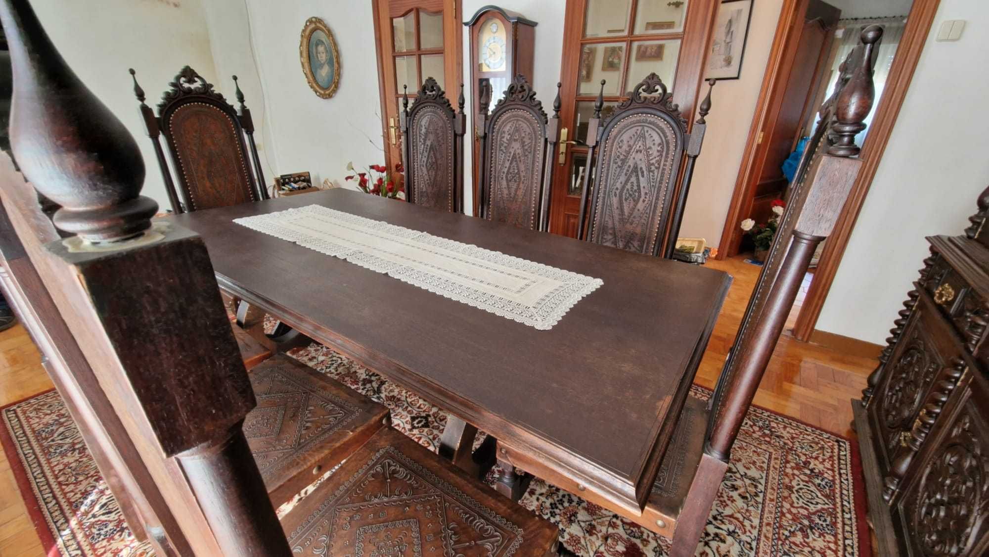 Conjunto de Móveis de Sala de Jantar (Madeira Maciça)