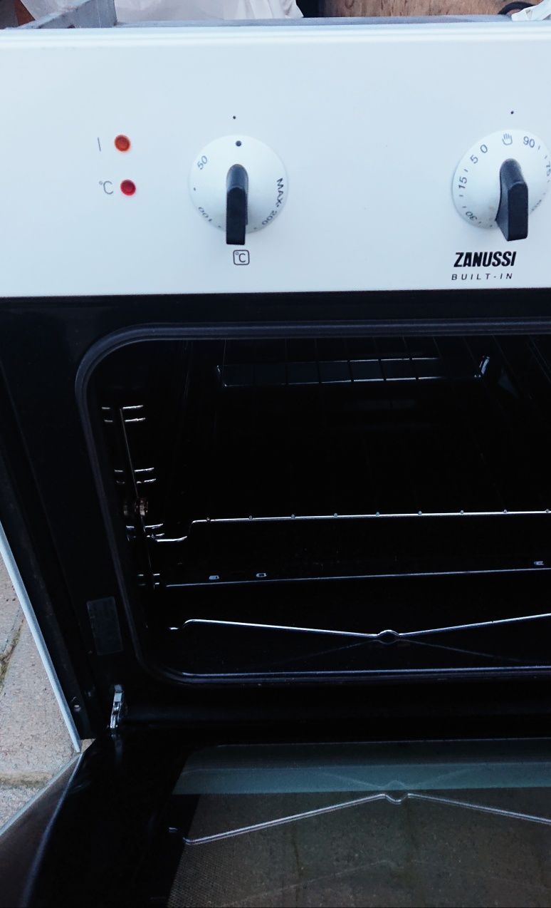 Forno de encastrar  Zanussi 541W