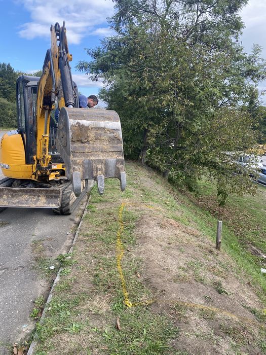 Послуги мініексковатора та евакуатора