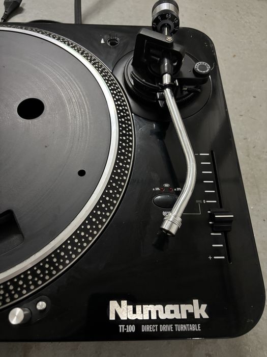 Vendo gira discos Numark T-100 a funcionar