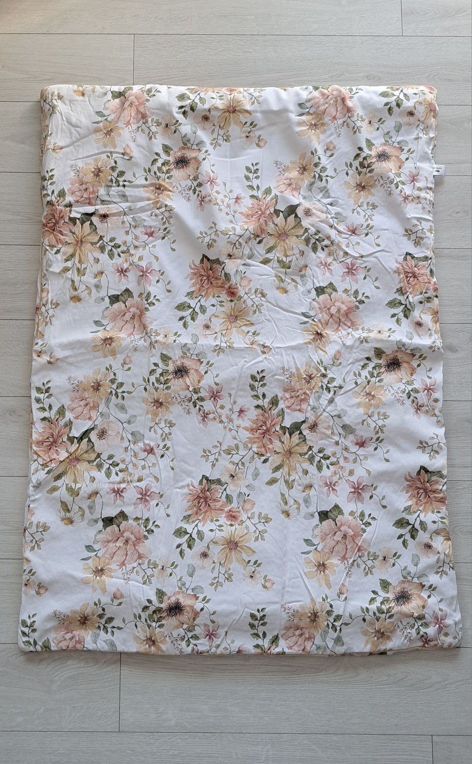Samiboo kołderka z wypełnieniem kwiatki Vintage Bloom 100x135 cm