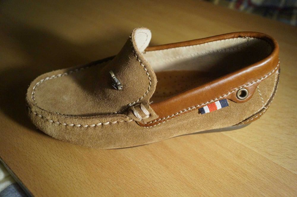 Sapatos de criança (28), em pele.