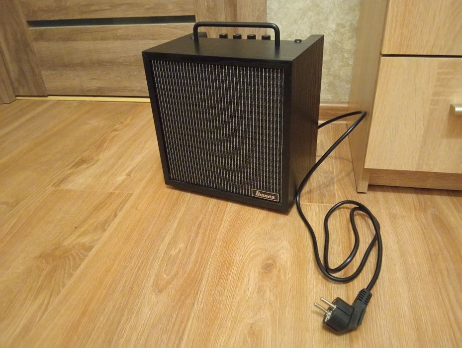 Комбопідсилювач Ibanez ibz10gv2