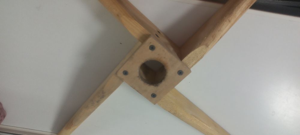 Підставка під ялинку