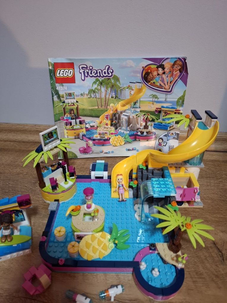 LEGO Friends 41374 Impreza Andrei na basenie