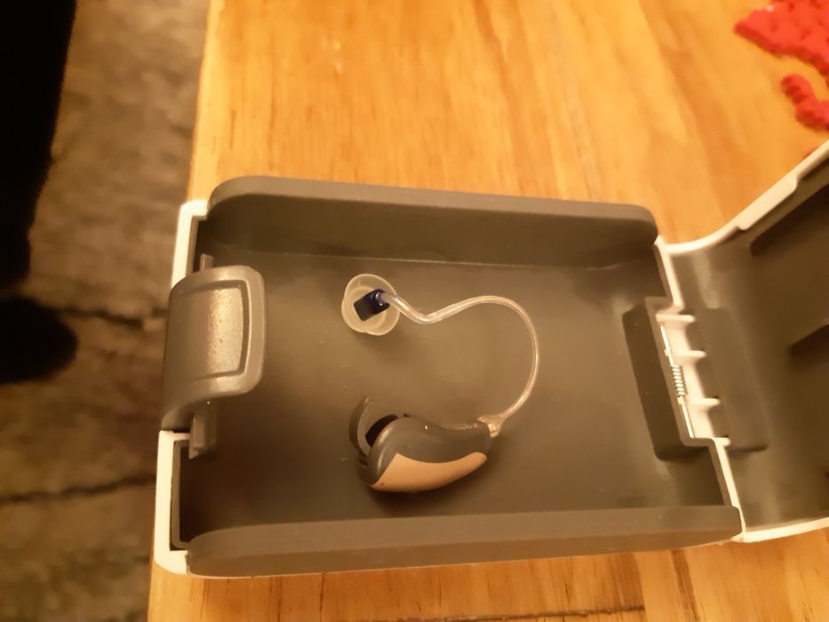 Aparat słuchowy Selectic HD2-70 beżowy lewy + 6 szt baterii