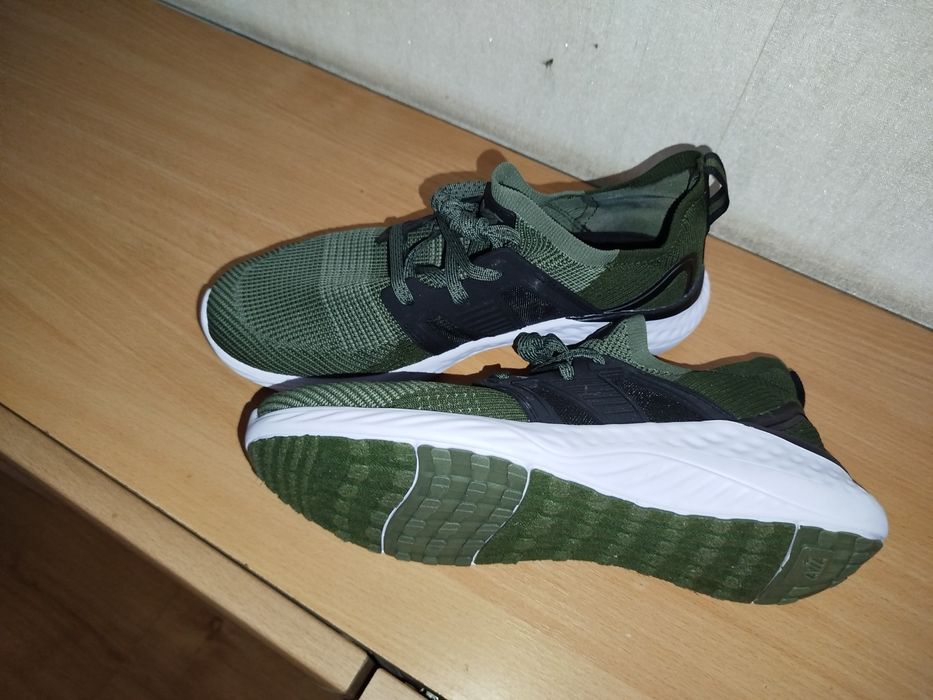 Продам кросівки  AVIA 44р