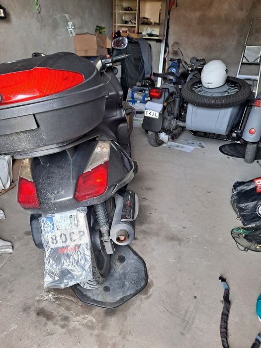 Super skuter ,jedyny z takim wyposażeniem,za małe pieniądze.POLECAM.