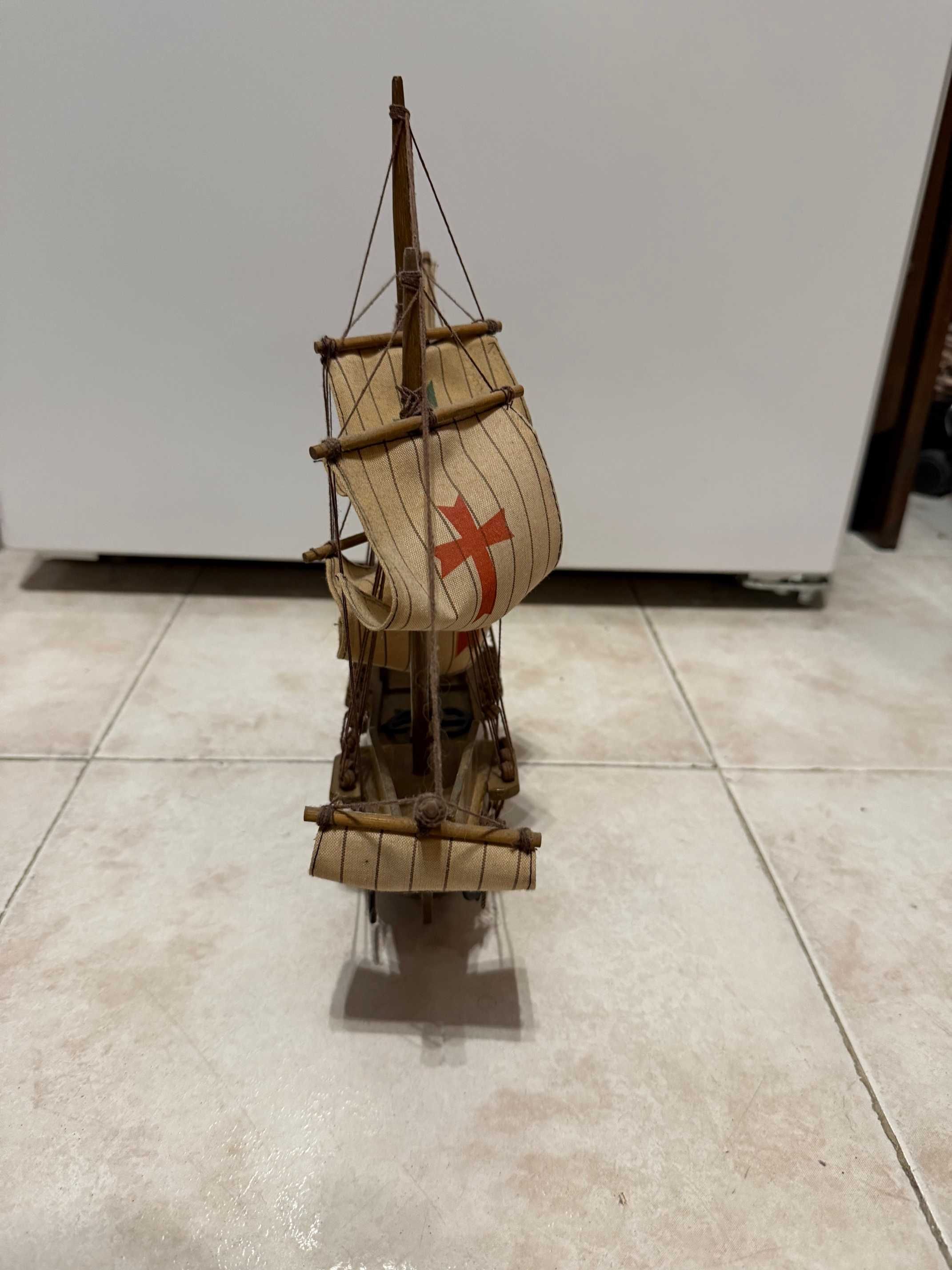 Barco em miniatura (vintage)